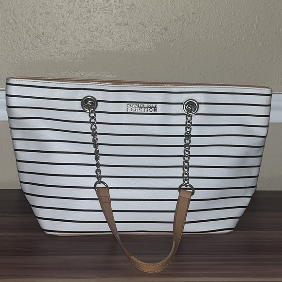 Kenneth Cole reaction, black and white stripes with brown chain handles - Picture 14 of 16